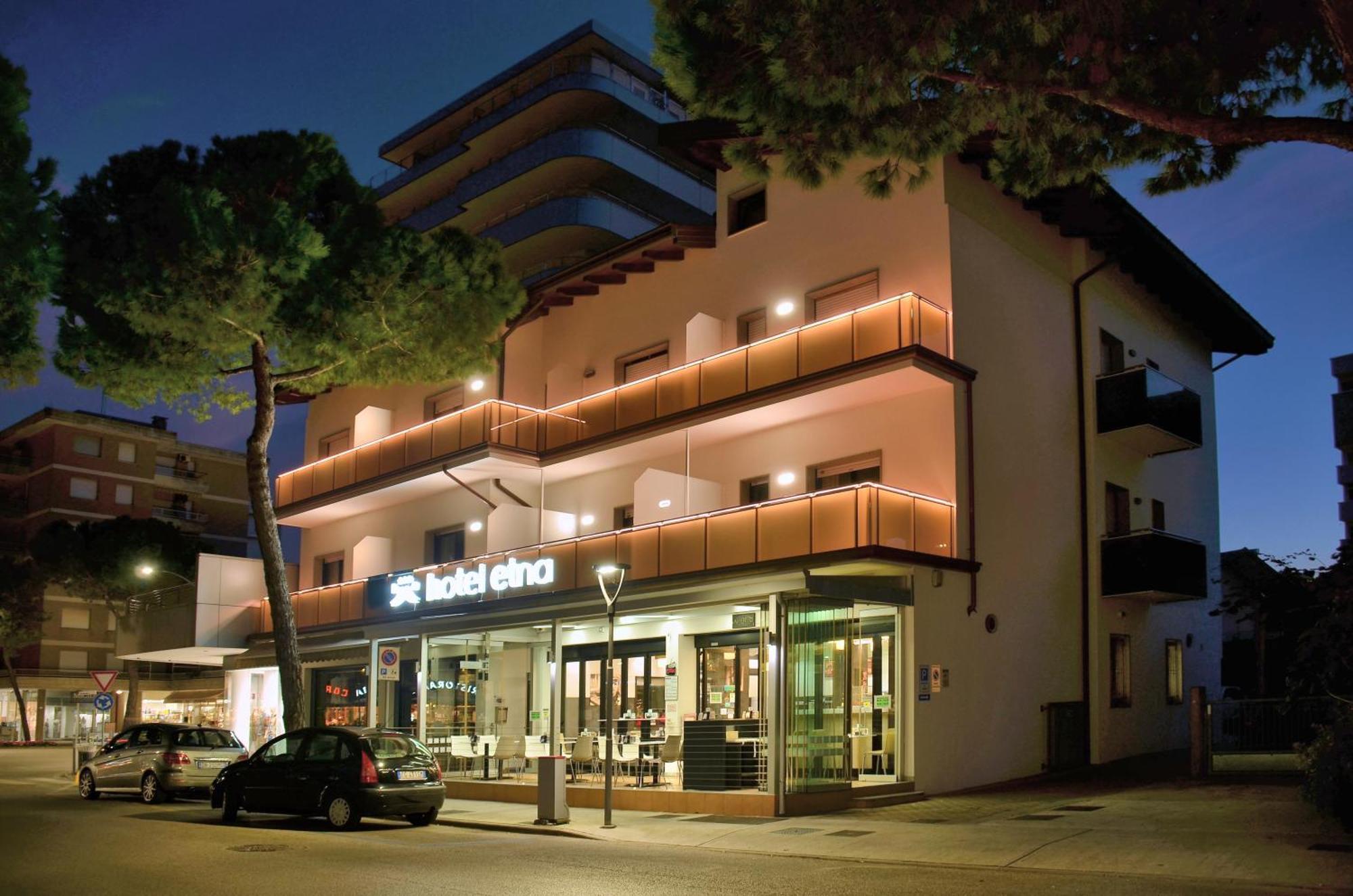 Hotel Etna ลินญาโน ซับเบียโดโร ภายนอก รูปภาพ