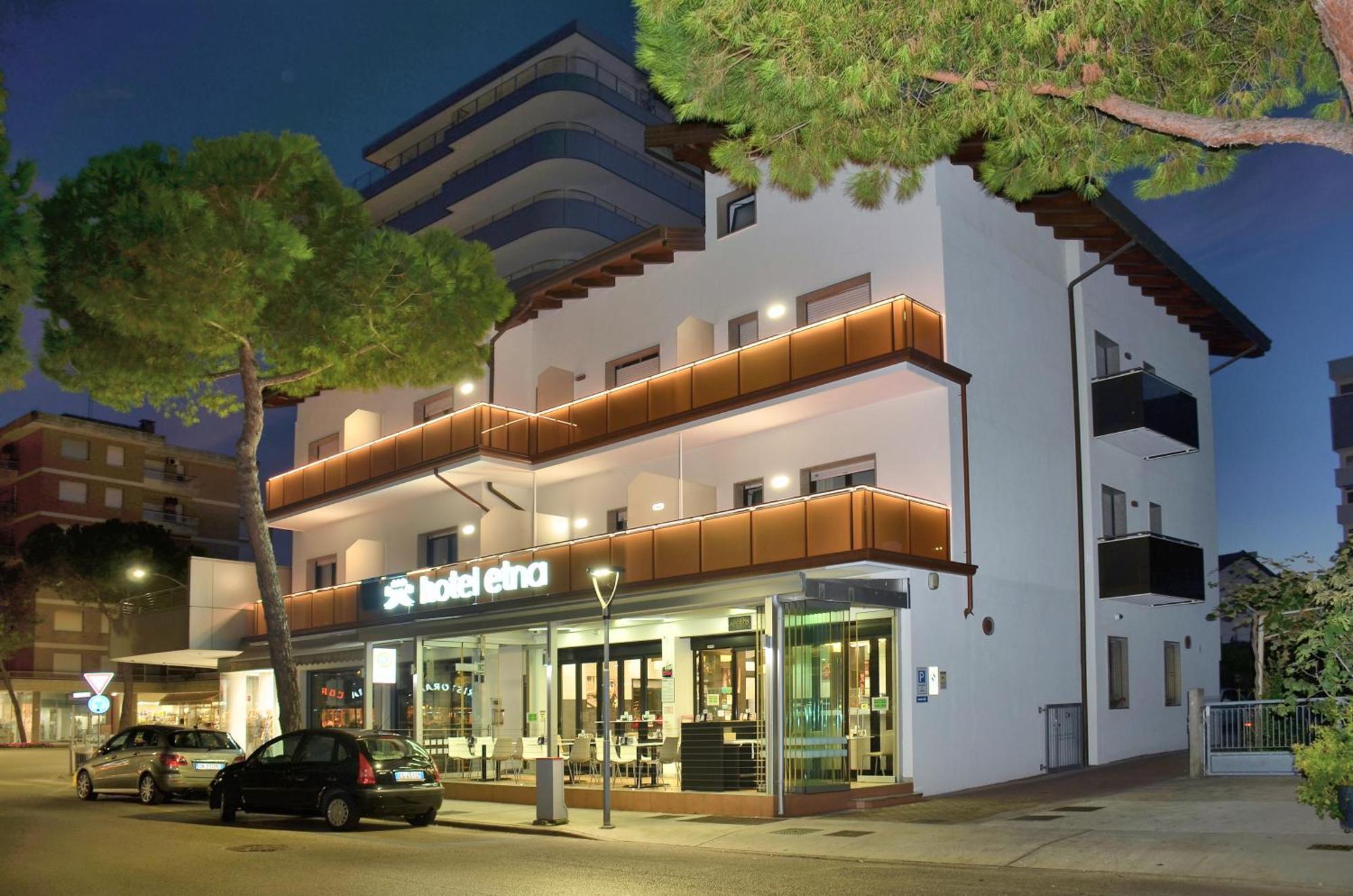 Hotel Etna ลินญาโน ซับเบียโดโร ภายนอก รูปภาพ